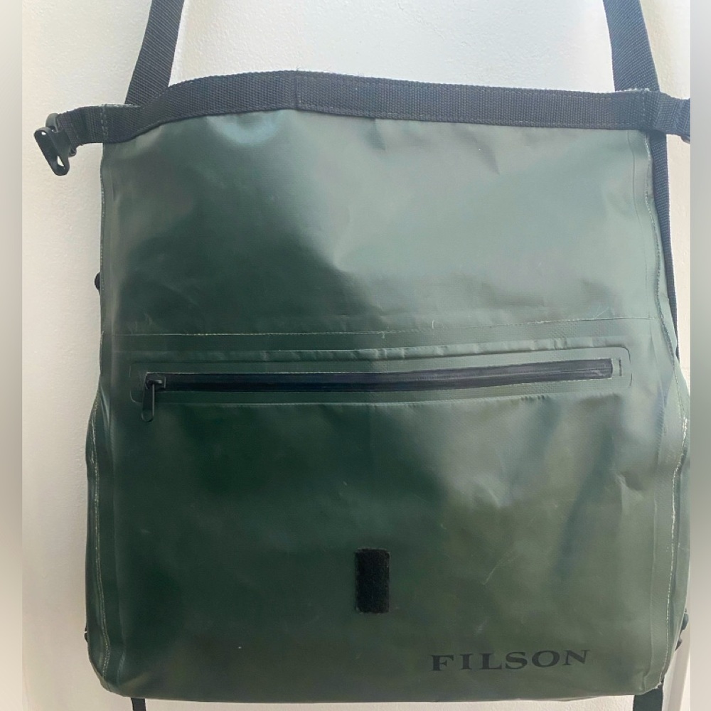 FILSON Roll Top Messenger Dry Bag — MADE IN USA
